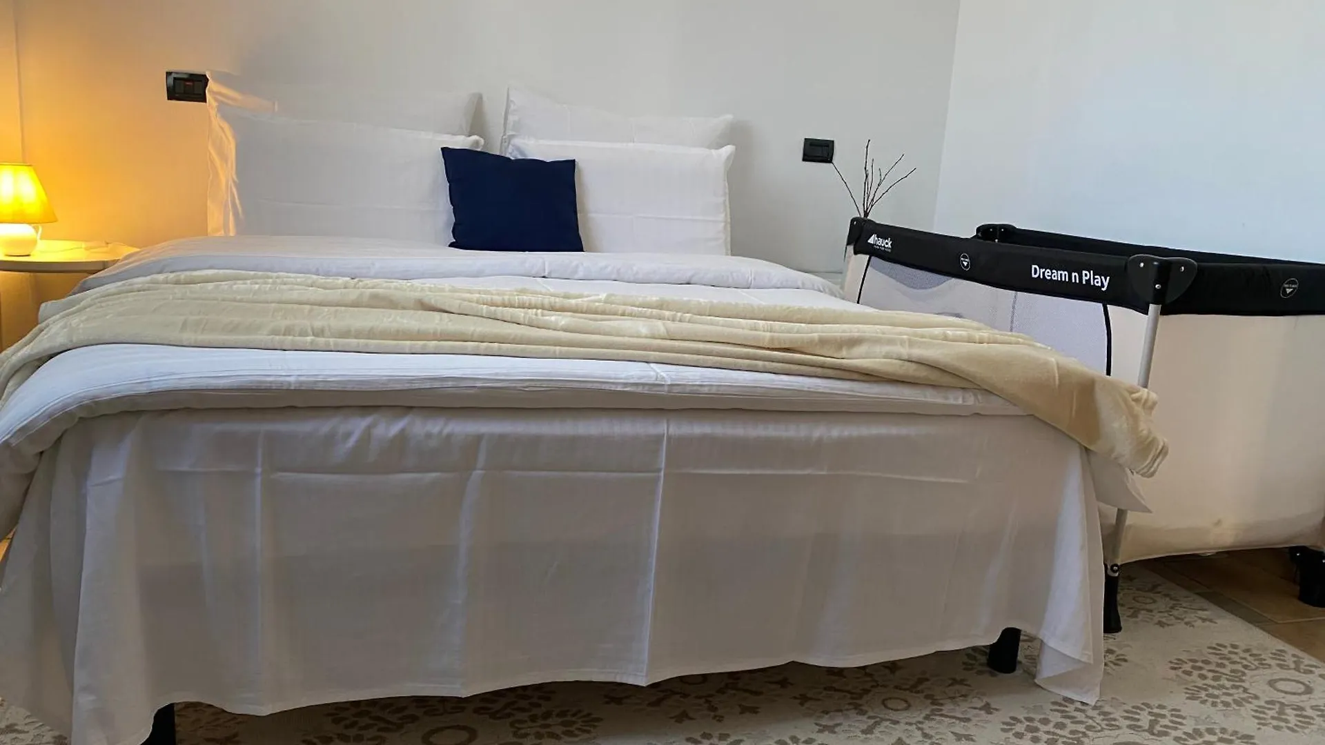 City Center Apartment M Тирана 0*,  Албания